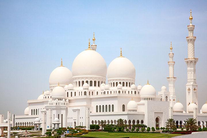 Abu Dhabi City Tour with Yas Island Theme Parks & جولة في مدنية أبوظبي وجزيرة ياس الترفيهية