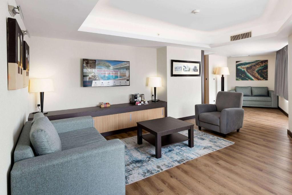 Ramada Plaza By Wyndham Istanbul City Center & رمادا بلاز باي ويندام - Image 2