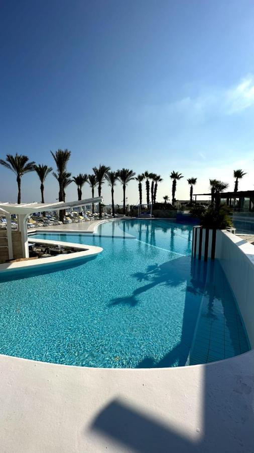 Riviera Hotel and Beach Lounge, Beirut ⭐️⭐️⭐️⭐️⭐ - Image 3