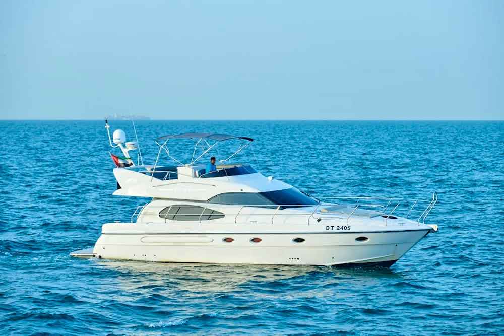Premium 50 ft Yacht for 15 people
